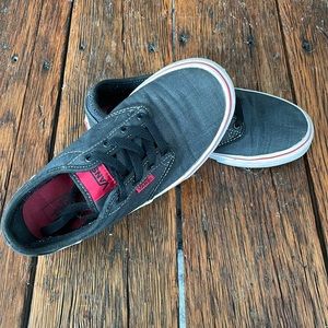 Youth 4.5 Red and Dark Grey Vans